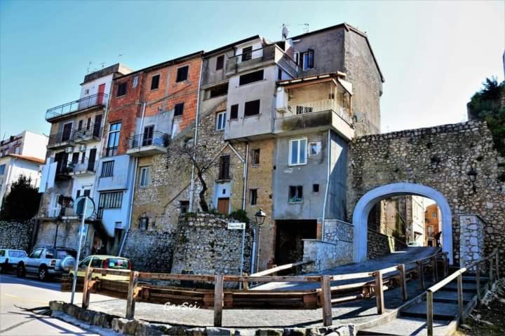 Rossyiva Hotel Minturno Bagian luar foto